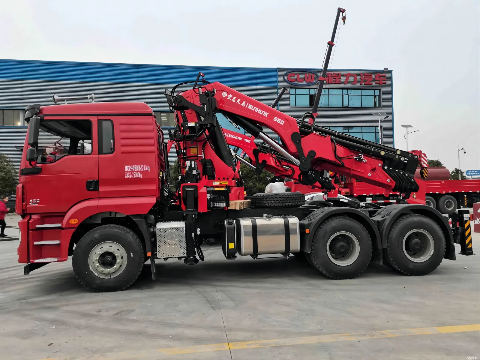 wheels-crane-truck wheels-crane-truck