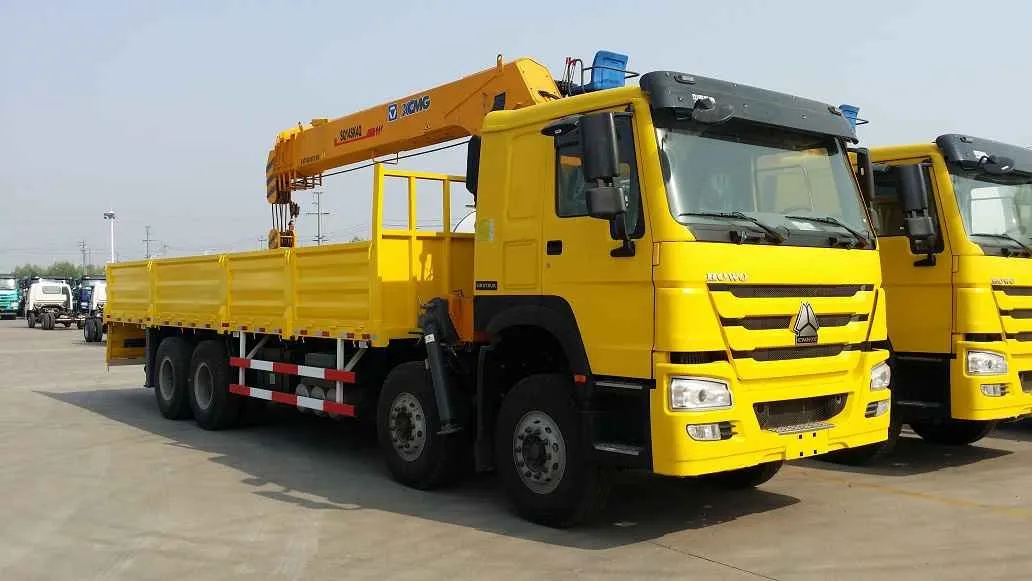 12-wheels-crane-truck-4 12-wheels-crane-truck-4