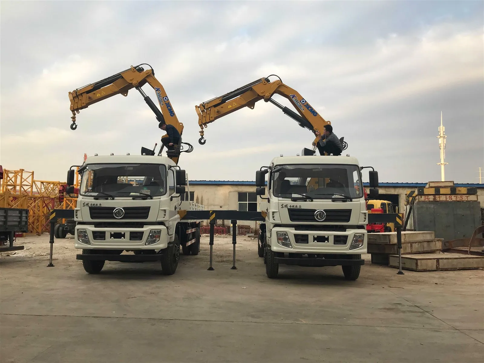 wheels-crane-truck wheels-crane-truck