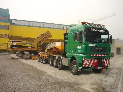 Modular Trailer for 200 Ton Crawle Crane Transporation application show Modular Trailer for 200 Ton Crawle Crane Transporation application show