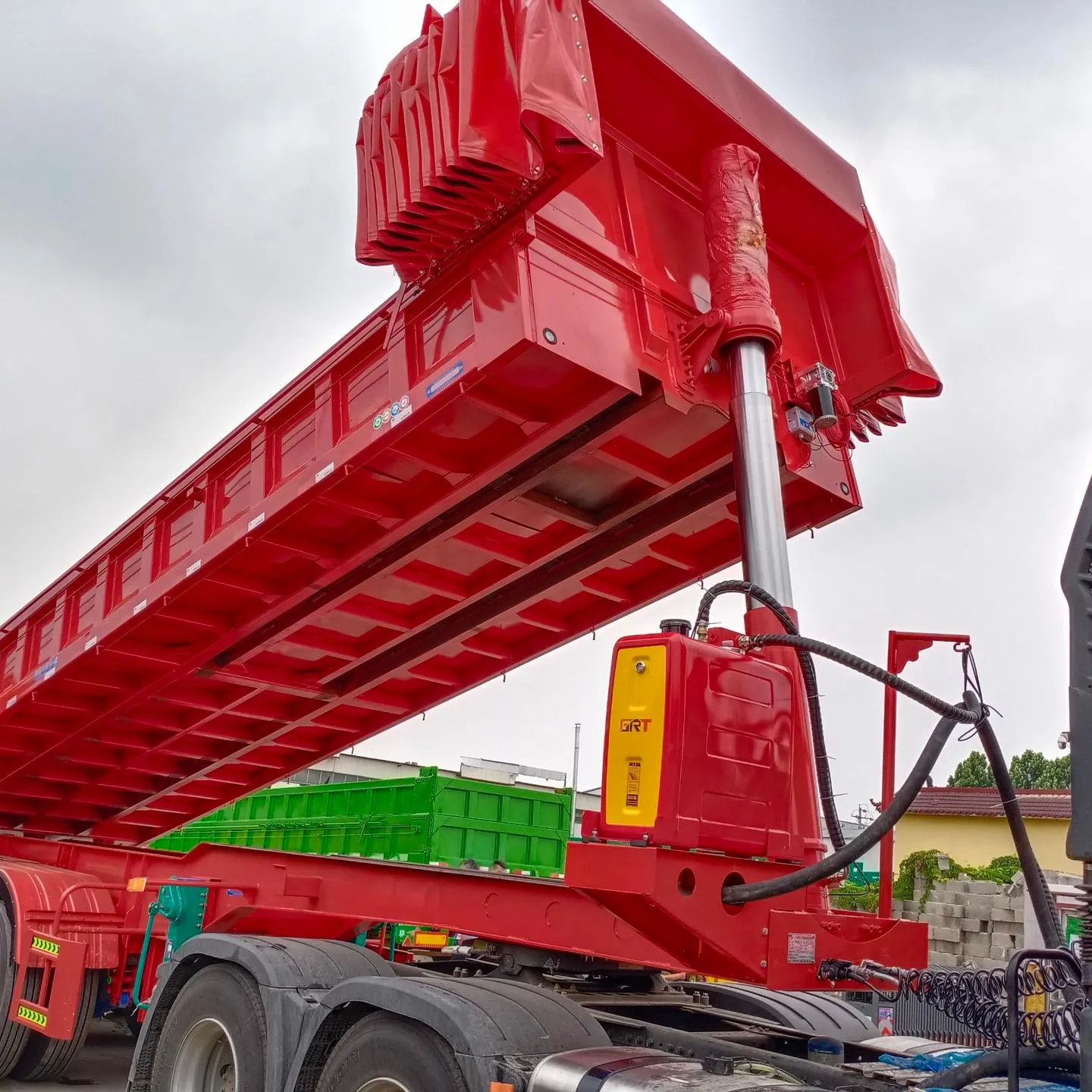 CONTAINER DUMP TRAILER 1